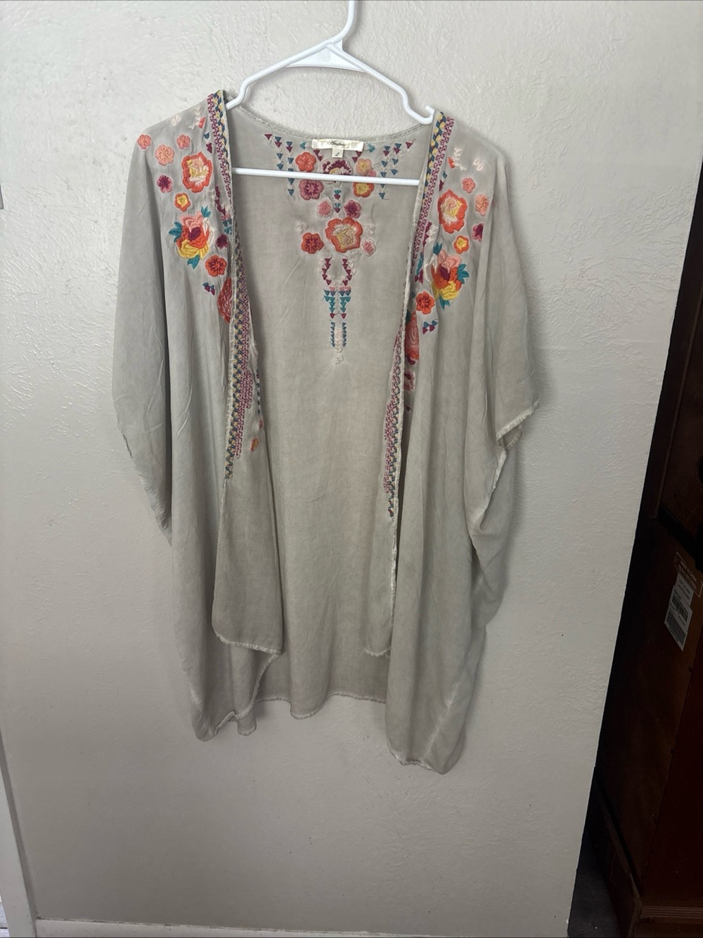 ANDREE BY UNIT Beige Open-Front Embroidered Kimono - Picture 2 of 4